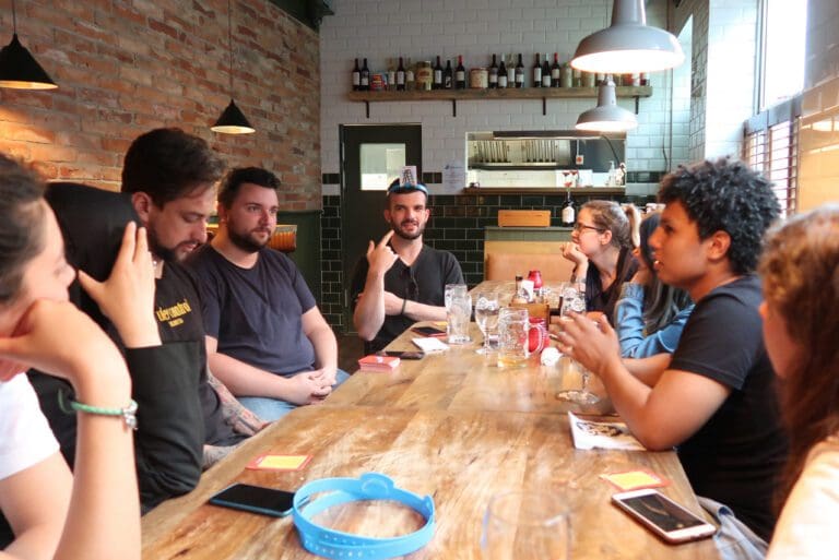 Konversationscafé im ISI Dublin mit Erasmus+ Lehrkräften und Studierenden beim Englischüben